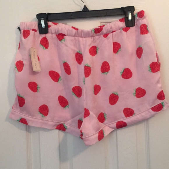 Nwt Forever 2 Strawberry Sleep Shorts 